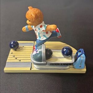 Teddy Lanes “It’s All in the Delivery” Bowling Bear Figurine – Limited Edition